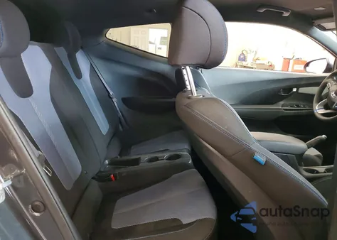 2020 Hyundai Veloster Base z USA, uszkodzony, nr VIN KMHTG6AF5LU030005